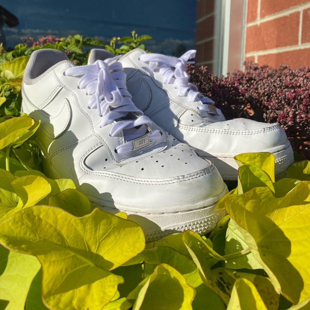 Size 11 men’s Nike Air Force 1